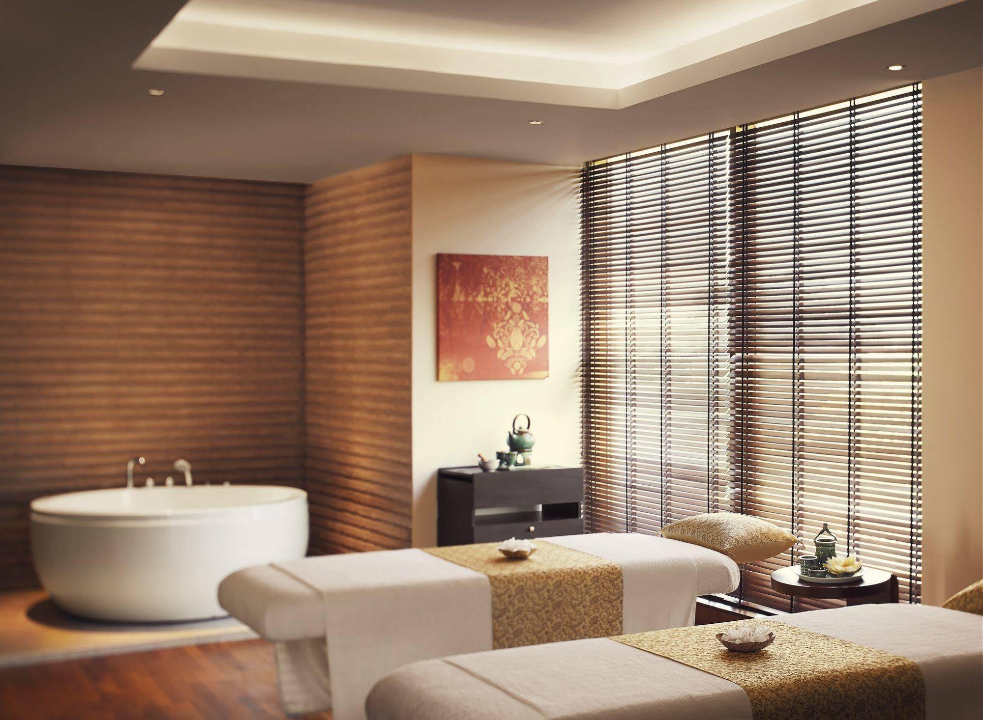 Taj Swarna, Amritsar酒店 外观 照片 A treatment room at the spa